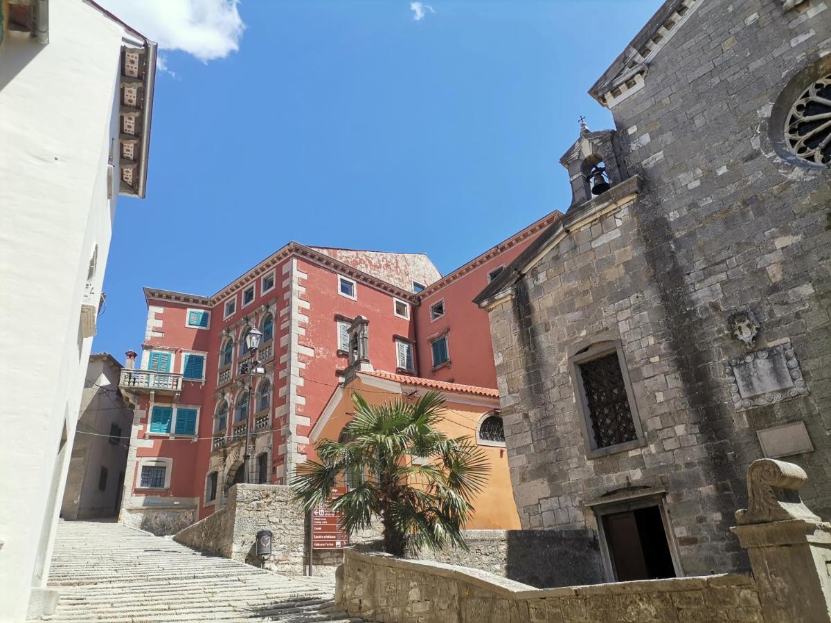 Apartment Branko With Terrace, Old Town Labin 拉宾 外观 照片